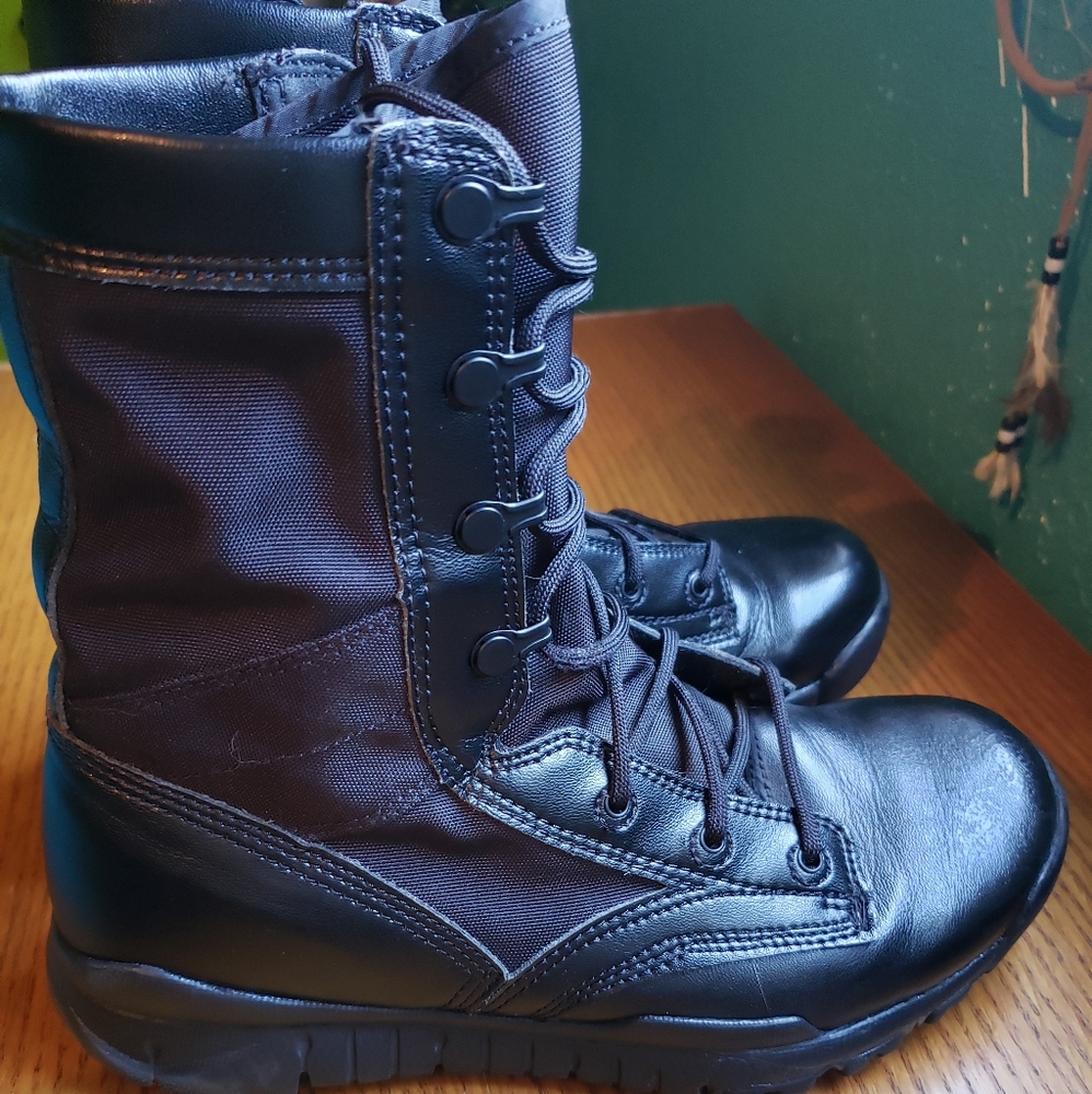 Nike boots